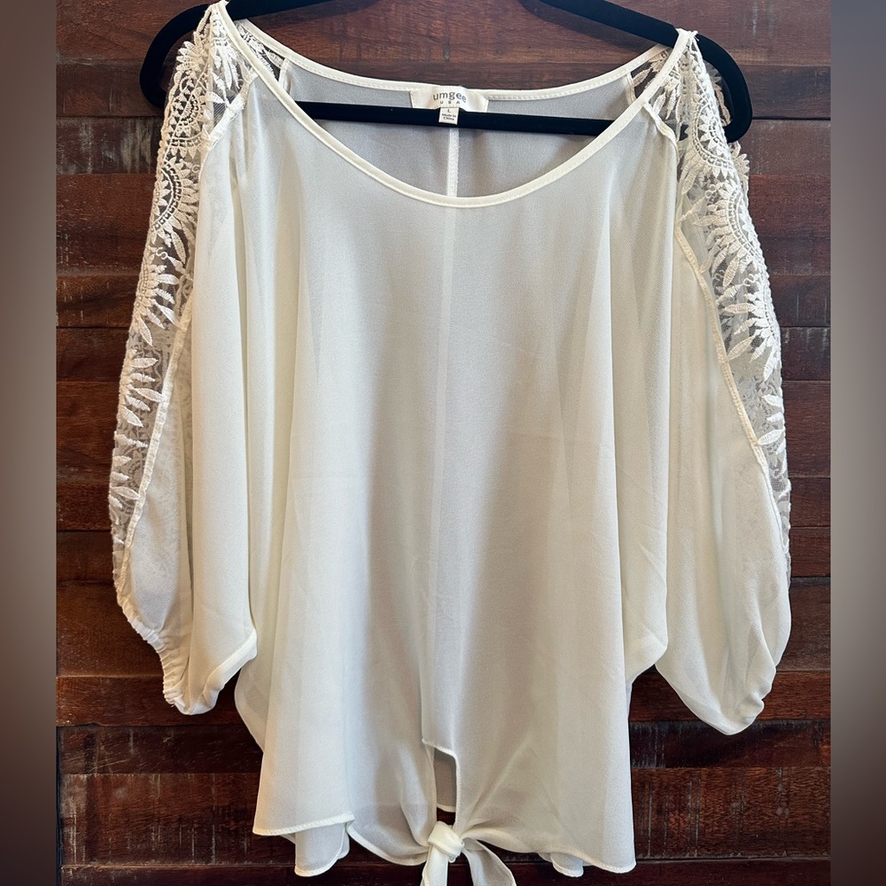 Umgee Cream Lace Sleeve Blouse
